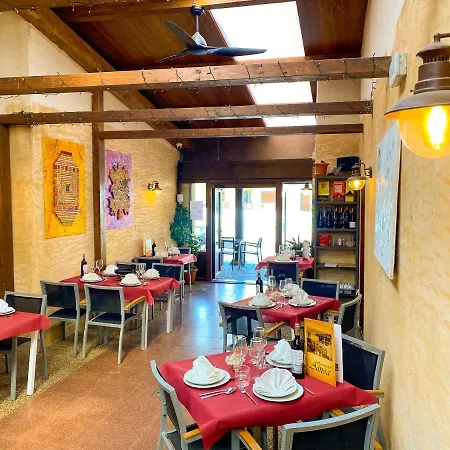 Hotel Restaurante Ainoa *